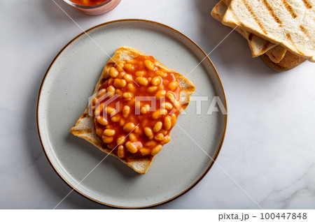 Baked Beans on Toast 100447848