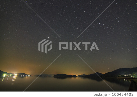 瀬戸内の夏の未明の星景　惑星大集合 100454405