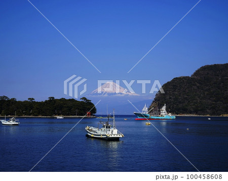晴天の青と白がきれい 02月風景・富士山670西伊豆戸田港H4.3 晴天の青と白がきれい 02月風景・富士山670西伊豆戸田港H4.3 100458608