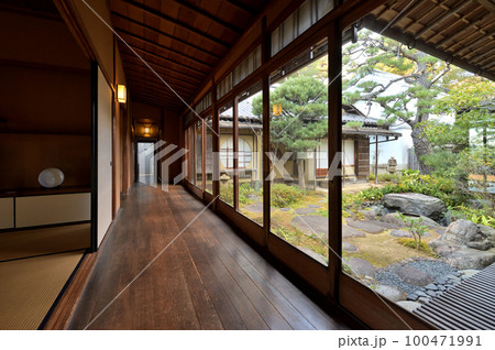 舞子公園内 旧木下家住宅内部 廊下(兵庫県神戸市垂水区東舞子町) 舞子公園内 旧木下家住宅内部 廊下(兵庫県神戸市垂水区東舞子町) 100471991