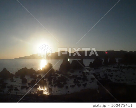 朝日の橋杭岩 100475411