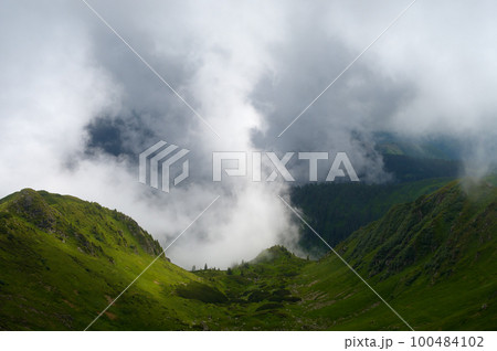 Clouds in the mountains 100484102