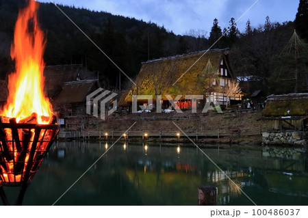 飛騨民芸村・飛騨の里（ライトアップ） 100486037