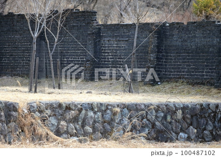 煉瓦造りの防火壁跡（栃木県日光市足尾町愛宕下） 100487102