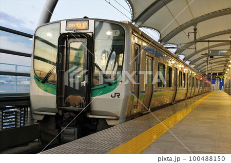 【JR東日本】E721系(仙台空港線:仙台空港駅) 【JR東日本】E721系(仙台空港線:仙台空港駅) 100488150