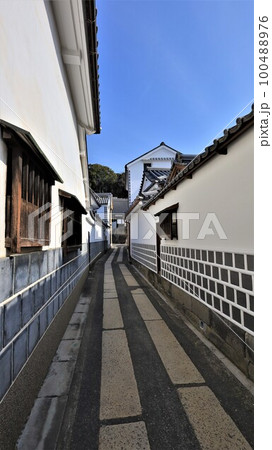 倉敷美観地区・路地裏の風景(岡山県倉敷市) 倉敷美観地区・路地裏の風景(岡山県倉敷市) 100488976