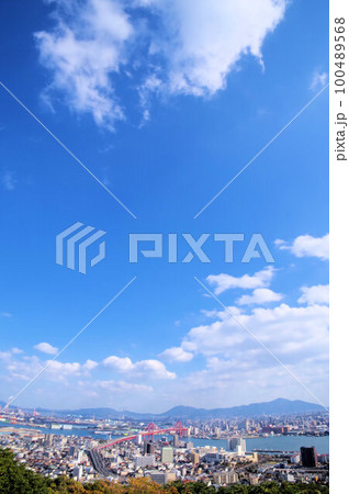 北九州市若松区にある高塔山より市街地展望 北九州市若松区にある高塔山より市街地展望 100489568