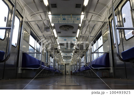 2023年春：引退間際の和田岬線103系（電車内） 100493925