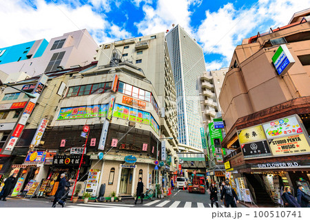 東京 豊島区東池袋 サンシャイン60通り付近の都市風景 東京 豊島区東池袋 サンシャイン60通り付近の都市風景 100510741