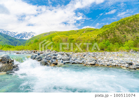 【初夏素材】初夏の白馬大橋から見える風景【長野県】 100511074