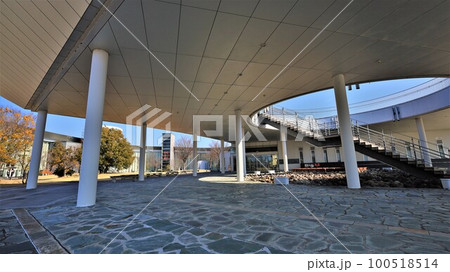 和歌山県立情報交流センターBig・U（和歌山県田辺市） 100518514