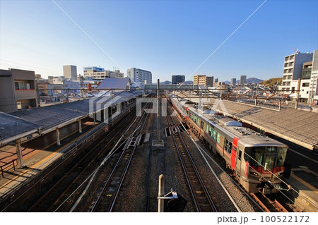 【JR西日本】227系〜Red Wing〜（山陽本線：向洋駅） 100522172