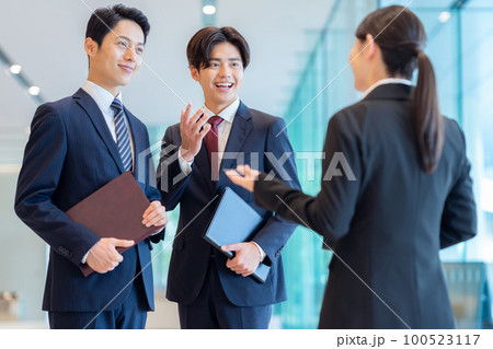 女性 ビジネス 就職活動 新入社員 撮影協力「LINK FOREST」 女性 ビジネス 就職活動 新入社員 撮影協力「LINK FOREST」 100523117