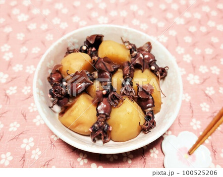 ホタルイカとじゃがいもの煮物 ホタルイカとじゃがいもの煮物 100525206