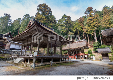 日吉大社西本宮 白山宮拝殿と本殿 滋賀県大津市 日吉大社西本宮 白山宮拝殿と本殿 滋賀県大津市 100526254