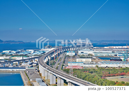 【聖通寺山展望台より瀬戸大橋】 香川県綾歌郡宇多津町平山 100527371