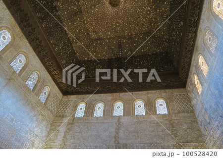 アルハンブラ宮殿のナスル朝宮殿、コマレス宮の大使の間 アルハンブラ宮殿のナスル朝宮殿、コマレス宮の大使の間 100528420