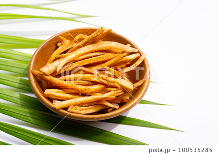 Crispy banana sticks. Fruit snack 100535285