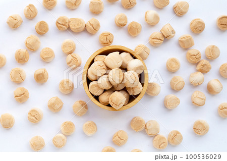 Thai sweetmeat made of flour, egg and sugar 100536029