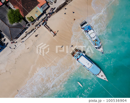 Aerial shoreline view of Jungutbatu beach at Nusa Lembongan Aerial shoreline view of Jungutbatu beach at Nusa Lembongan 100536904