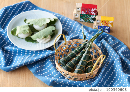 端午の節句 粽と柏餅 端午の節句 粽と柏餅 100540608