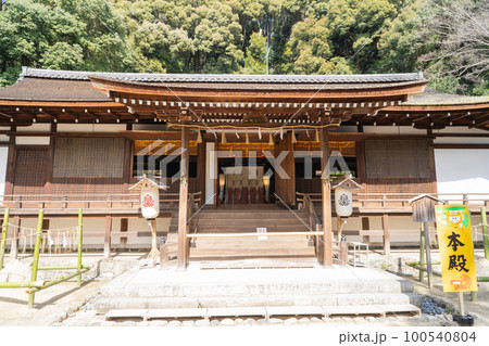 宇治上神社の拝殿 100540804