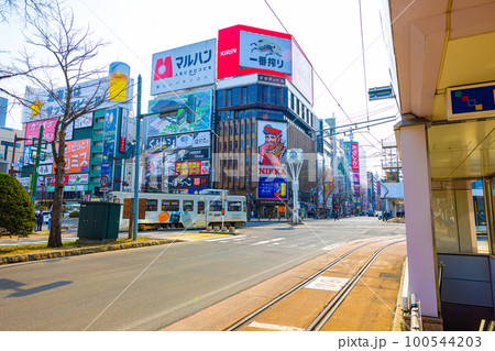 【北海道】すすきの交差点・歓楽街の朝 【北海道】すすきの交差点・歓楽街の朝 100544203