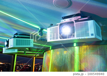 プロジェクター 100549940