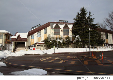信越本線 宮内駅(東口駅舎) 信越本線 宮内駅(東口駅舎) 100550744