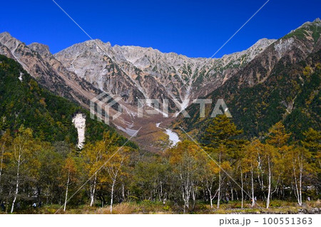 秋の北アルプス 100551363