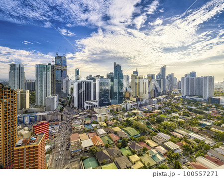 フィリピン・マニラ首都圏マカティの高層ビル群眺望 / Makati, Philippines 100557271
