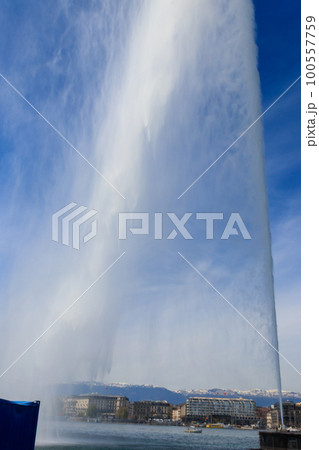 The Jet d'Eau fountain in Geneva, Switzerland. Symbol of Geneva 100557759