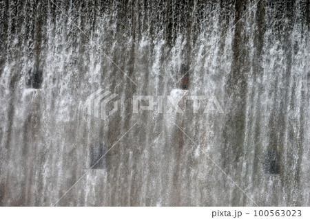 足尾ダムの風景 100563023