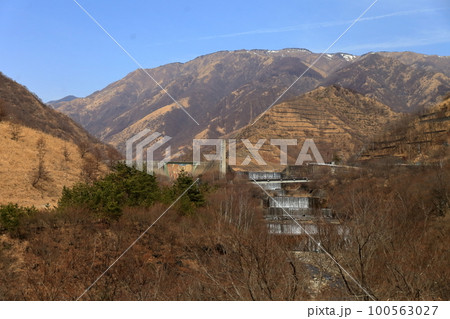 足尾ダムの風景 足尾ダムの風景 100563027