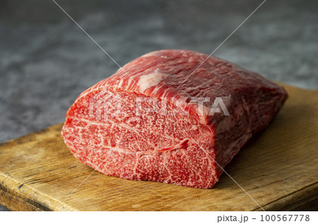 黒毛和牛ももブロック肉 100567778