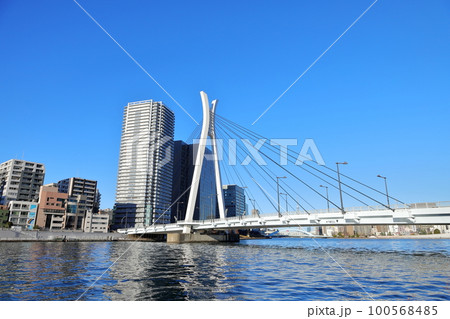 東京都市風景 隅田川と街並み 中央大橋 東京都市風景 隅田川と街並み 中央大橋 100568485