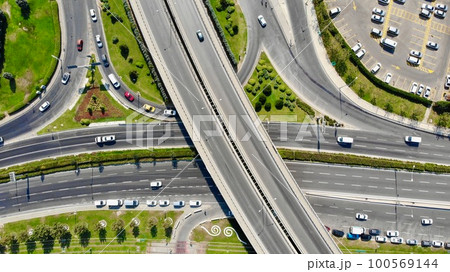 full aerial view of vehicles on the road  100569144