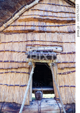 世界文化遺産　三内丸山遺跡　掘立柱建物（青森県青森市） 100570207