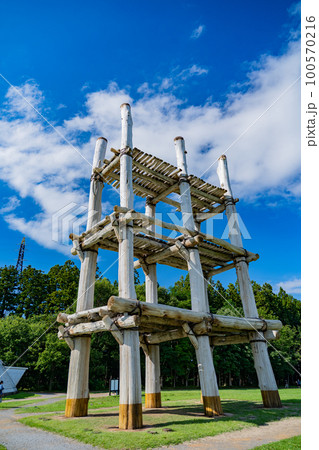 世界文化遺産 三内丸山遺跡 大型掘立柱建物 六本柱建物(青森県青森市) 世界文化遺産 三内丸山遺跡 大型掘立柱建物 六本柱建物(青森県青森市) 100570216