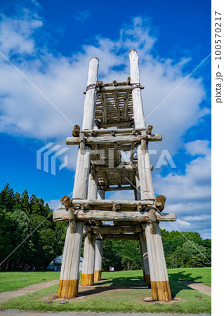 世界文化遺産 三内丸山遺跡 大型掘立柱建物 六本柱建物(青森県青森市) 世界文化遺産 三内丸山遺跡 大型掘立柱建物 六本柱建物(青森県青森市) 100570217