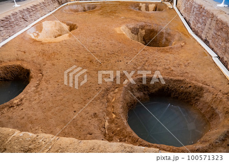 世界文化遺産 三内丸山遺跡 大型掘立柱建物跡 六本柱建物跡(青森県青森市) 世界文化遺産 三内丸山遺跡 大型掘立柱建物跡 六本柱建物跡(青森県青森市) 100571323