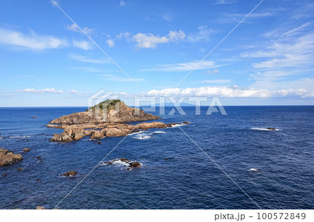 爪木島と伊豆大島【静岡県下田市/爪木崎】 100572849