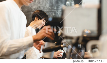 カフェ　スタッフ 100574419