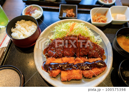 おいしい名古屋めし　味噌とんかつ 100575398