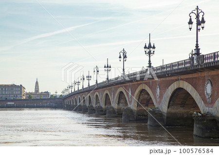 フランス　ボルドー　ピエール橋 100576584
