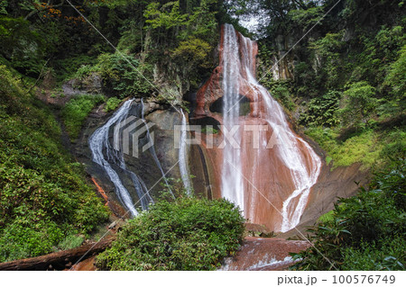 群馬県/ 個性派「嫗仙の滝(おうせんの滝)」 群馬県/ 個性派「嫗仙の滝(おうせんの滝)」 100576749