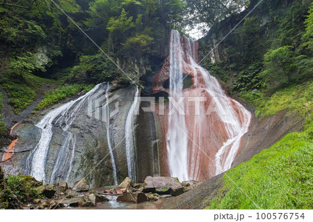 群馬県/ 個性派「嫗仙の滝(おうせんの滝)」 群馬県/ 個性派「嫗仙の滝(おうせんの滝)」 100576754