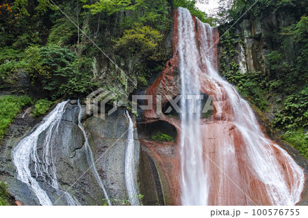 群馬県/ 個性派「嫗仙の滝(おうせんの滝)」 群馬県/ 個性派「嫗仙の滝(おうせんの滝)」 100576755