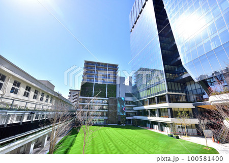 福岡大名ガーデンシティ広場　旧大名小学校跡地　天神ビッグバン　福岡市中央区大名 100581400