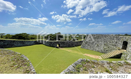 座喜味城跡 沖縄県 読谷村 世界遺産 100584327